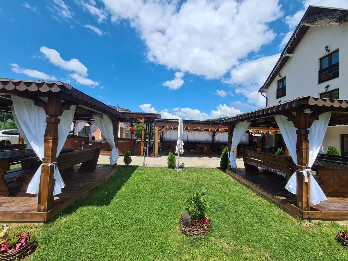 Casa Fratii Mat Hotel Moisei Exterior photo