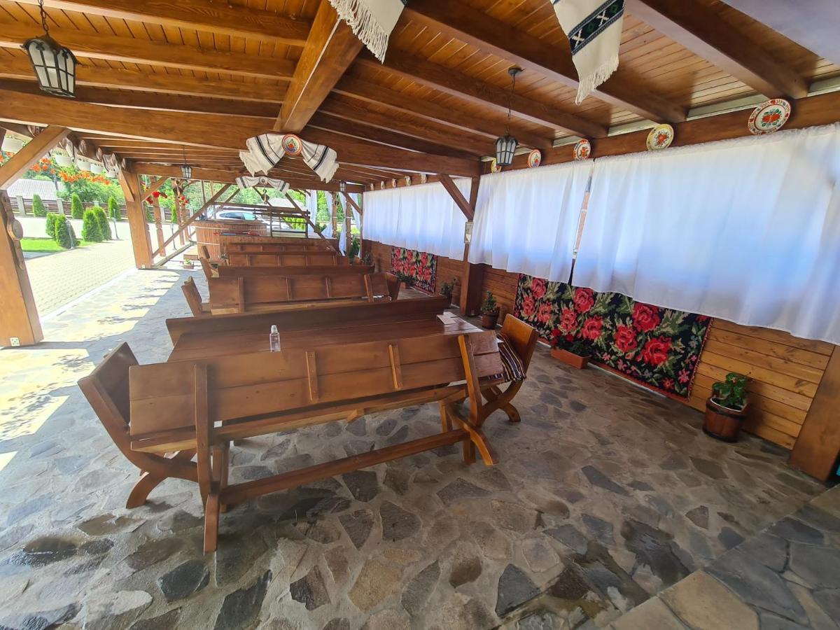 Casa Fratii Mat Hotel Moisei Exterior photo